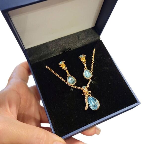 CDE Aquamarine Blue Crystal Gold Rose Shaped Jewelry Earrings Necklace Gift Set - Picture 3 of 12
